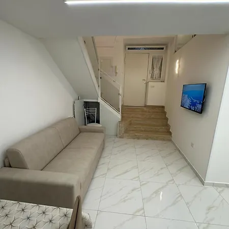 Apartment Dimora Nei Spagnoli Naples
